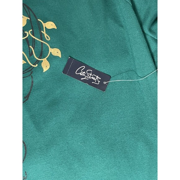 City Streets Women's 2X Green Shine Bright Holiday Graphic Long Sleeve T-Shirt - Picture 5 of 9
